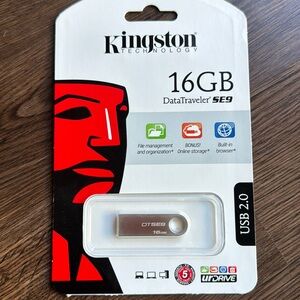 Kingston Technology data traveler flash drive